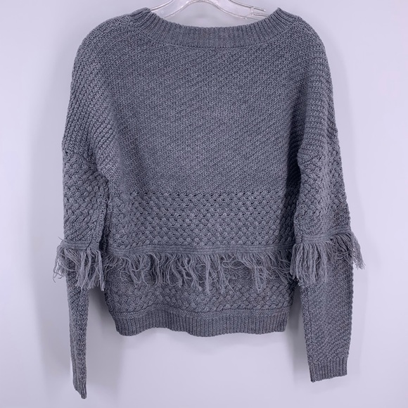 BB Dakota NWT Gray Fringe Sweater - Picture 2 of 8